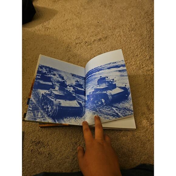 A Complete Illustrated Guide to Tanks & Armored Fighting Vehicles Book Set - Picture 15 of 16